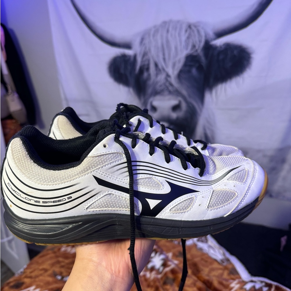 VOLLEYBALL SHOES NEVER WORN!